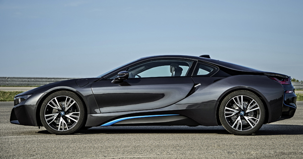 Bmw I8 Rocks As 2017 Luxury Green Car Of The Year Journal The Bmw I8 Second Milestone Model To Emerge As Part Of S Innovative I Sub Brand Earned Distinction Green Car Journal 2017 Luxury