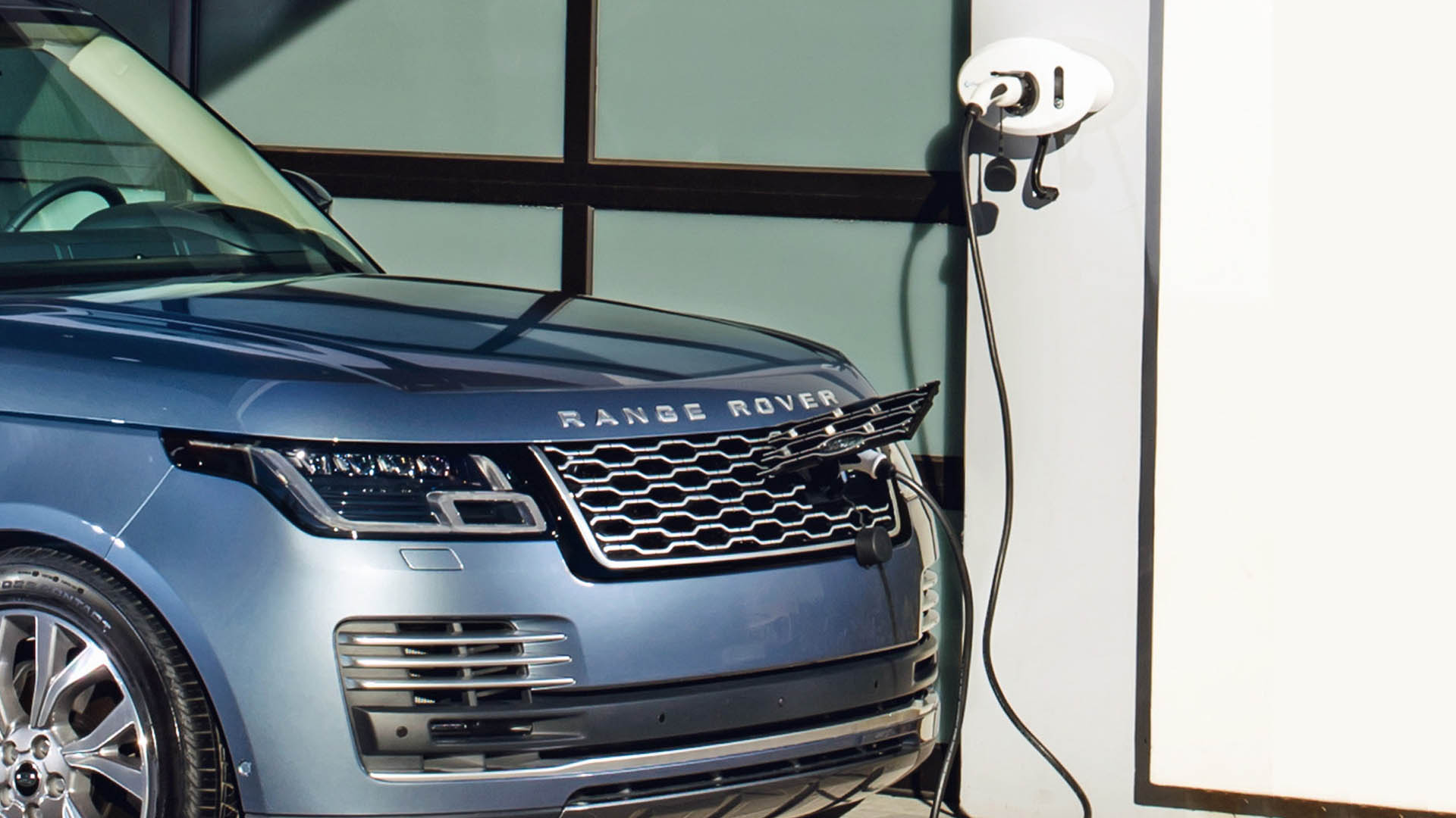 Range rover shop charging point