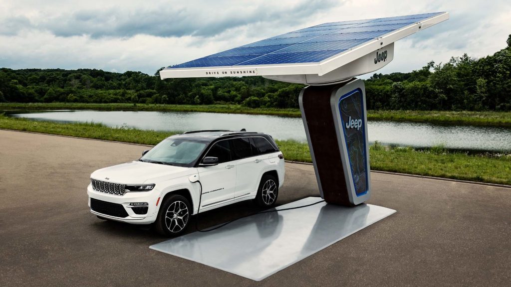 Jeep Grand Cherokee 4xe at trailhead charging station,