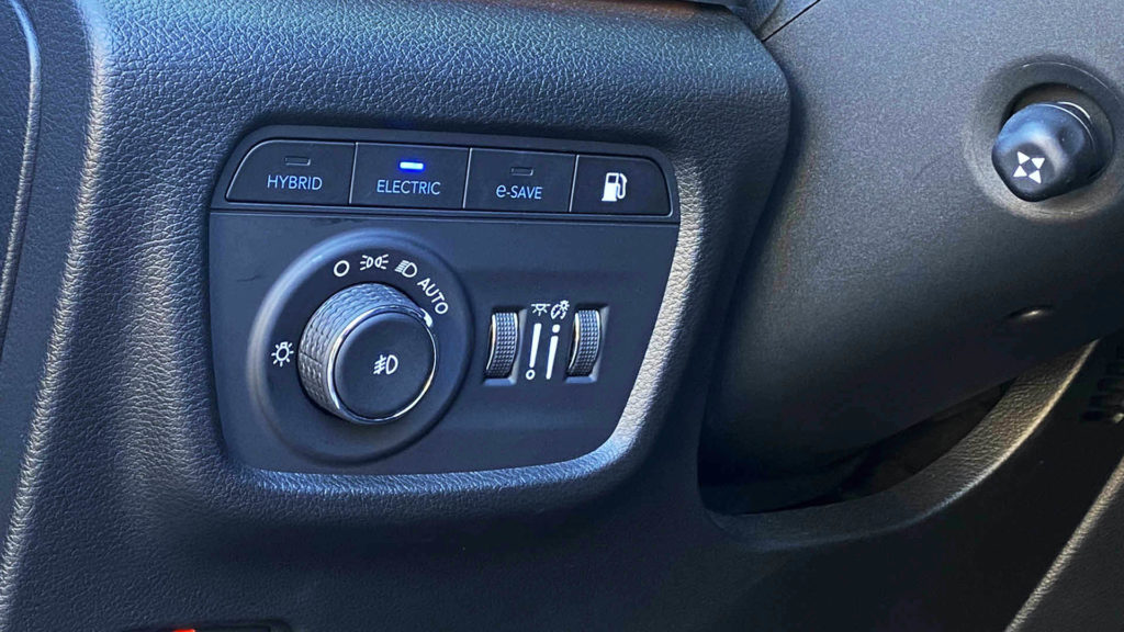 Driving mode selections in Jeep Grand Cherokee 4xe.